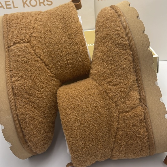 MICHAEL KORS Winnie Bootie Faux Curly Shearling Boot
Deer
New - Picture 11 of 16